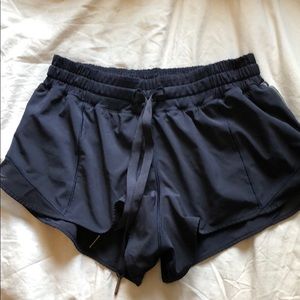 Size 6 lulu shorts!